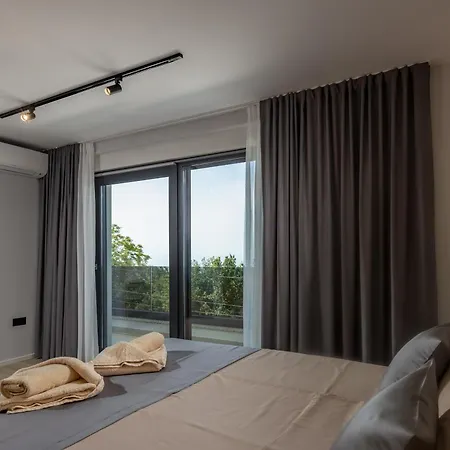 Aura Villa