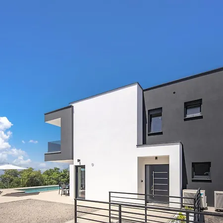 Aura Villa