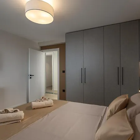 Aura Villa
