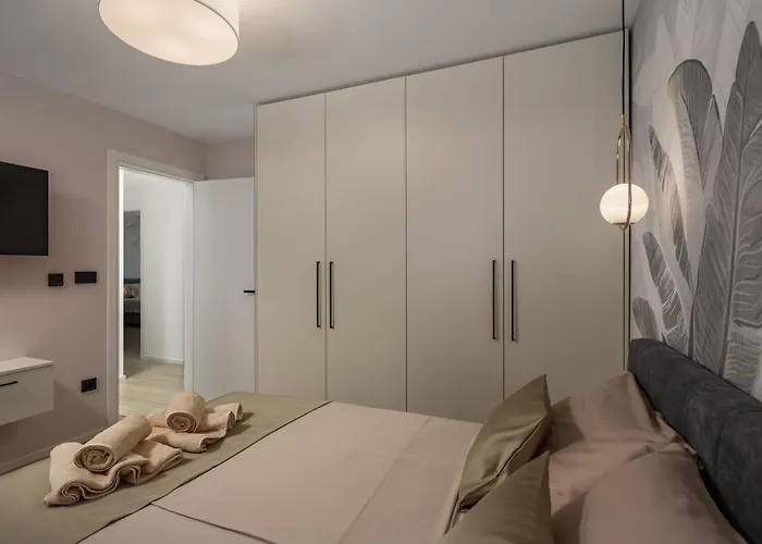 Aura Кострена